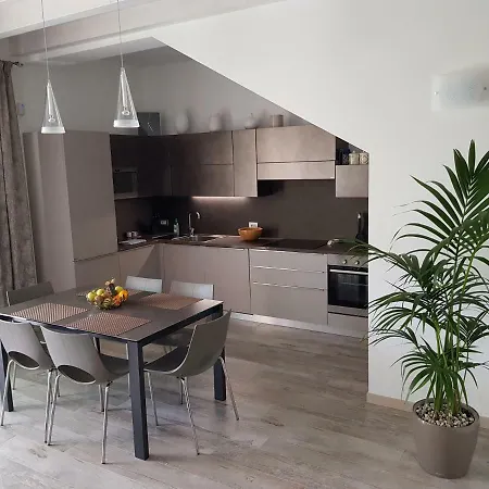 Luxury Beauty Gardens Apartment Sirmione